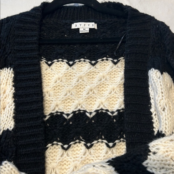 HYFVE Black and White Medium Open Knit Striped Cardigan New - Picture 8 of 8
